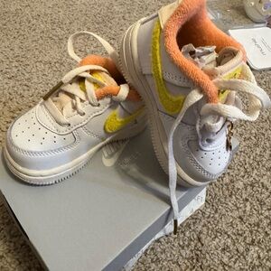 Toddler Nike Force 1 LV8 White and Yellow Sneaker